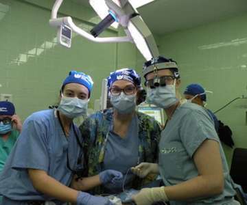 three volunteers in OR